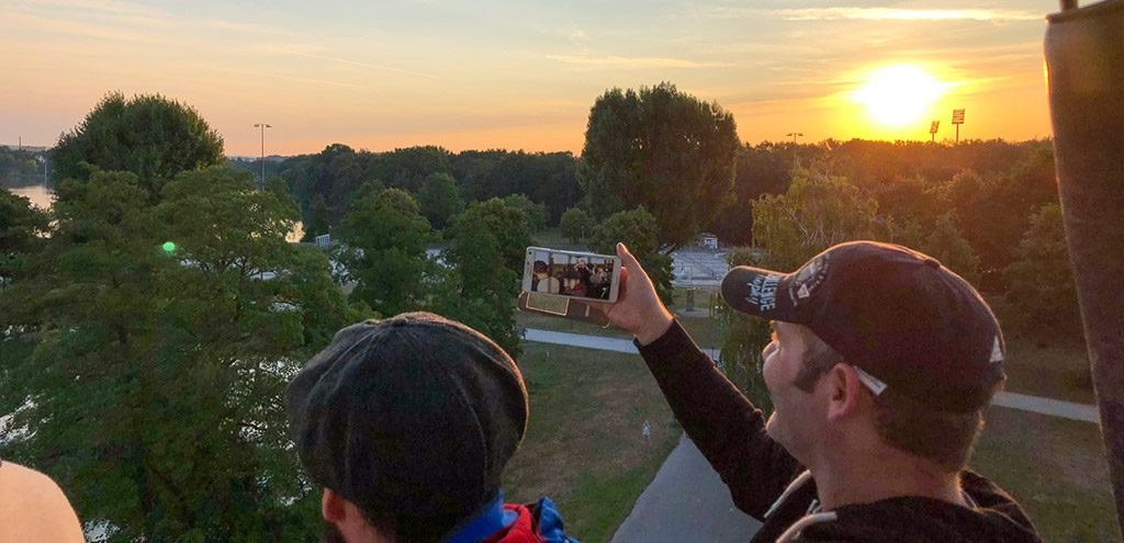 Mache ein Foto oder Video deines Abenteuers